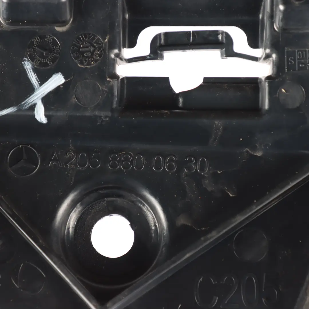 Support de pare-chocs arrière droit pour Mercedes C205 W205 à propos du numéro de pièce A2058800630 Mercedes C205 W205 Support de pare-chocs arrière droit - SKU A2058800630 - Numéro de pièce A2058800630