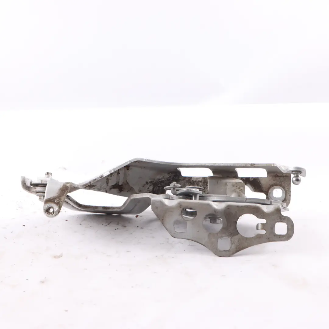 Mercedes W205 Charnière Capot Moteur Gauche Écrou Argent Iridium 775 - SKU A2058800828-IRS - Numéro de pièce A2058800828