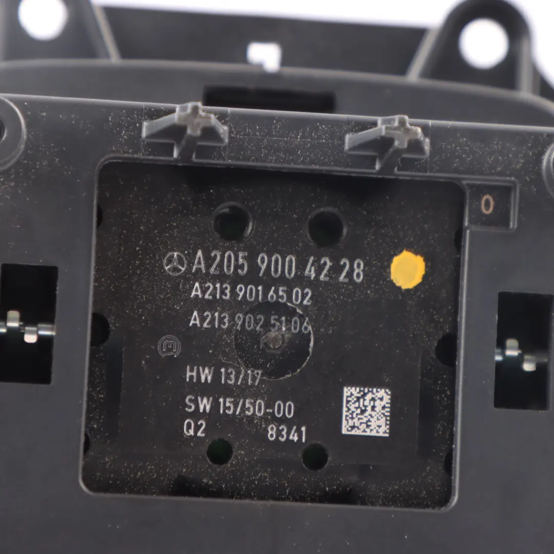 Mercedes W205 Console Centrale Multimédia Navigation Control - SKU A2059004228 - Numéro de pièce A2059004228