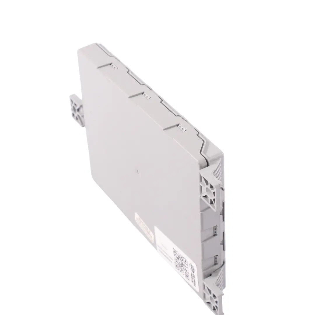 SAM Module Fuse Box Relay Control Unit to Mercedes W205 with Part number A2059008204 Mercedes W205 SAM Module Fuse Box Relay Control Unit - SKU A2059008204 - Part number A2059008204