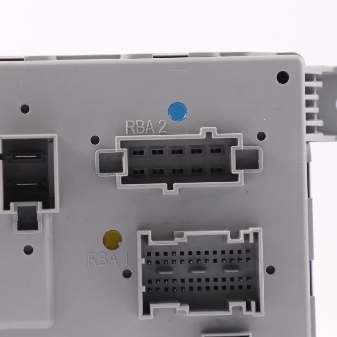 SAM Modul Sicherungskasten Relais Steuergerät für Mercedes W205 mit Teilenummer A2059008204 Mercedes W205 SAM Modul Sicherungskasten Relais Steuergerät - SKU A2059008204 - Teilenummer A2059008204