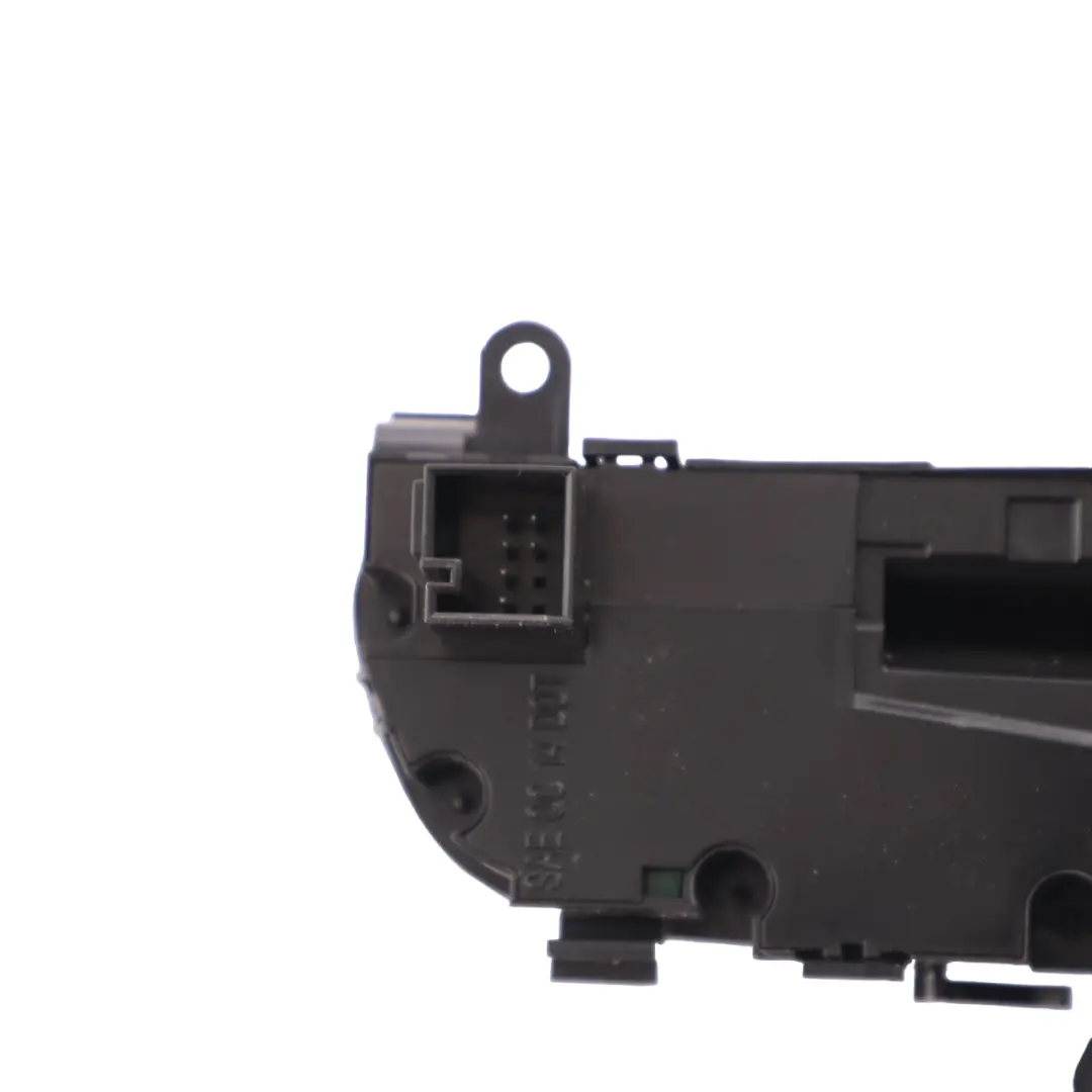 Schalter Media Nav Radio Gefahren obere Platte für Mercedes W205 mit Teilenummer A2059053601 Mercedes W205 Schalter Media Nav Radio Gefahren obere Platte - SKU A2059053601 - Teilenummer A2059053601