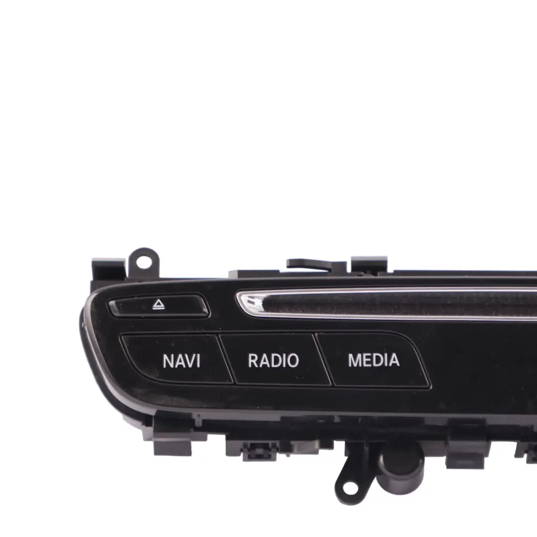 Interruptor Media Nav Radio Salpicadero Superior para Mercedes W205 con número de pieza A2059053601 Mercedes W205 Interruptor Media Nav Radio Salpicadero Superior - SKU A2059053601 - Número de pieza A2059053601