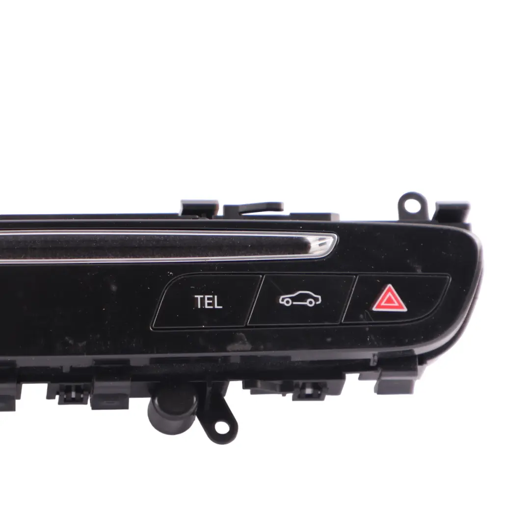 Interruttore Media Nav Radio Pericoli Superiore per Mercedes W205 con numero di parte A2059053601 Mercedes W205 Interruttore Media Nav Radio Pericoli Superiore - SKU A2059053601 - Numero di parte A2059053601