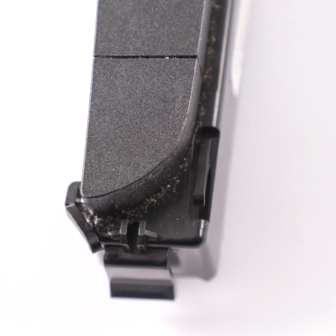 Mercedes W205 Changer panneau dynamique tableau bord à droite - SKU A2059056707 - Numéro de pièce A2059056707