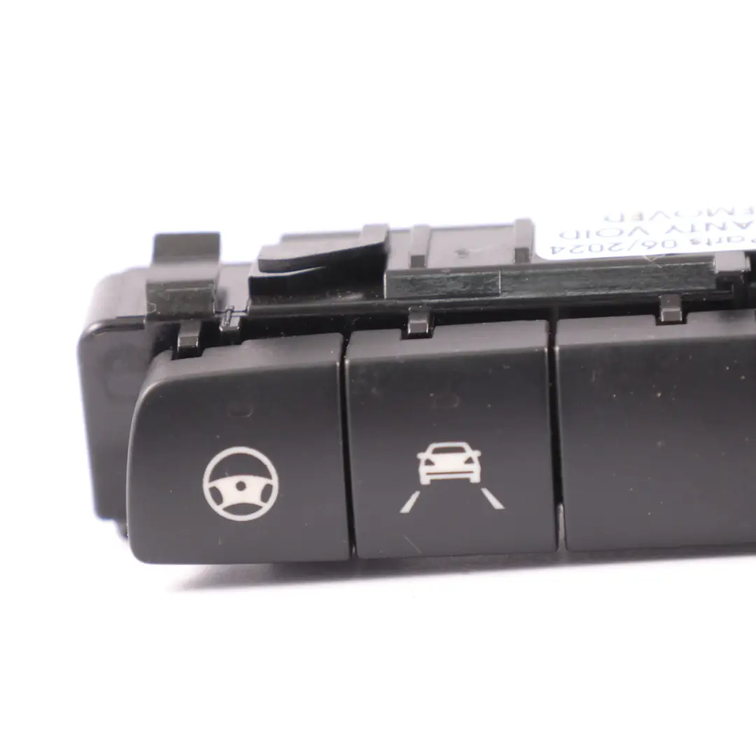 Interruptor Modo Asistencia Conducción Lado Conductor para Mercedes W205 con número de pieza A2059057909 Mercedes W205 Interruptor Modo Asistencia Conducción Lado Conductor - SKU A2059057909 - Número de pieza A2059057909