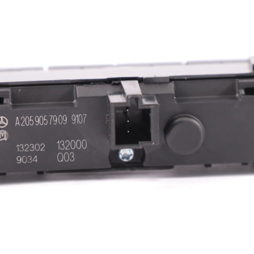 Schalter Fahr Assistenz Modus Fahrer Seite Konsole für Mercedes W205 mit Teilenummer A2059057909 Mercedes W205 Schalter Fahr Assistenz Modus Fahrer Seite Konsole - SKU A2059057909 - Teilenummer A2059057909