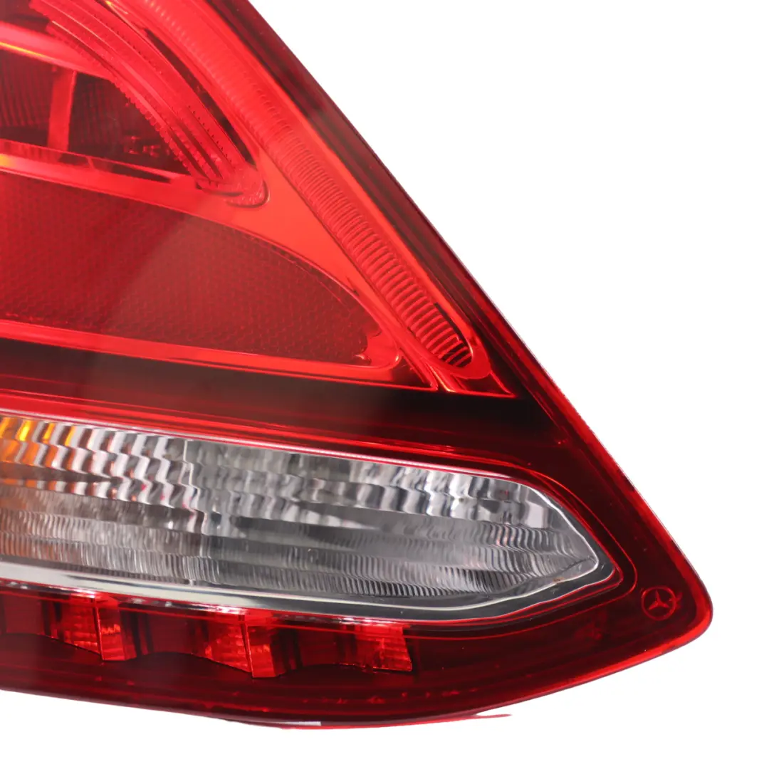 Mercedes W205 Lampa Tylna Lewy Tył Lewe Światło - SKU A2059061157 - Numer Części A2059061157