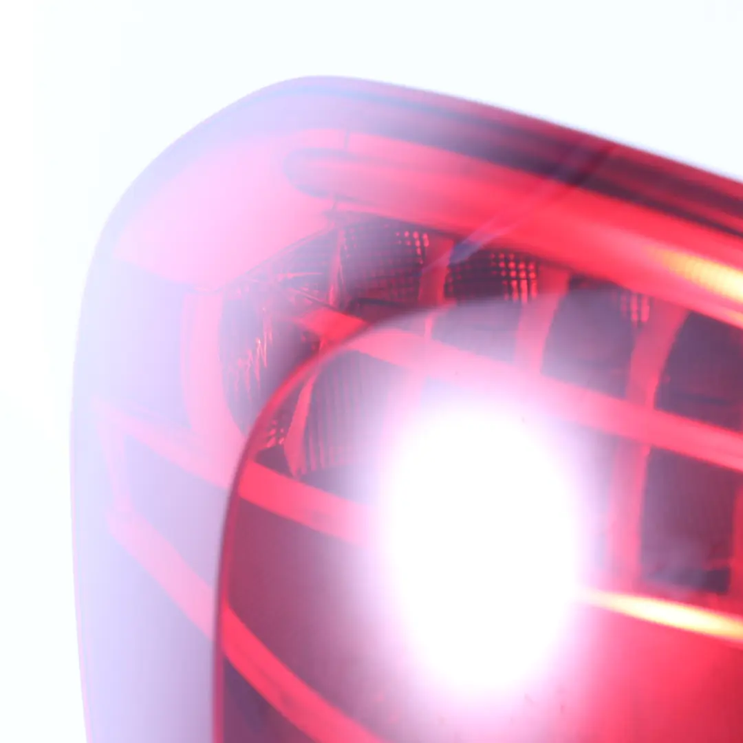 Lampa Tylna Lewy Tył Lewe Światło do Mercedes W205 o numerze A2059061157 Mercedes W205 Lampa Tylna Lewy Tył Lewe Światło - SKU A2059061157 - Numer Części A2059061157