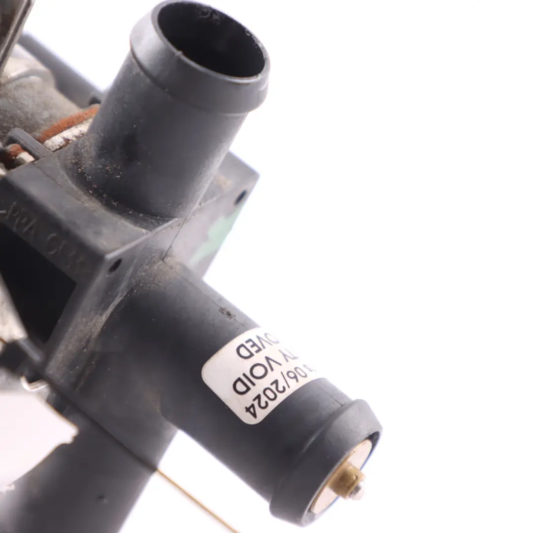 Riscaldatore Acqua Refrigerante Di Controllo Valvola per Mercedes W205 con numero di parte A2059063401 Mercedes W205 Riscaldatore Acqua Refrigerante Di Controllo Valvola - SKU A2059063401 - Numero di parte A2059063401