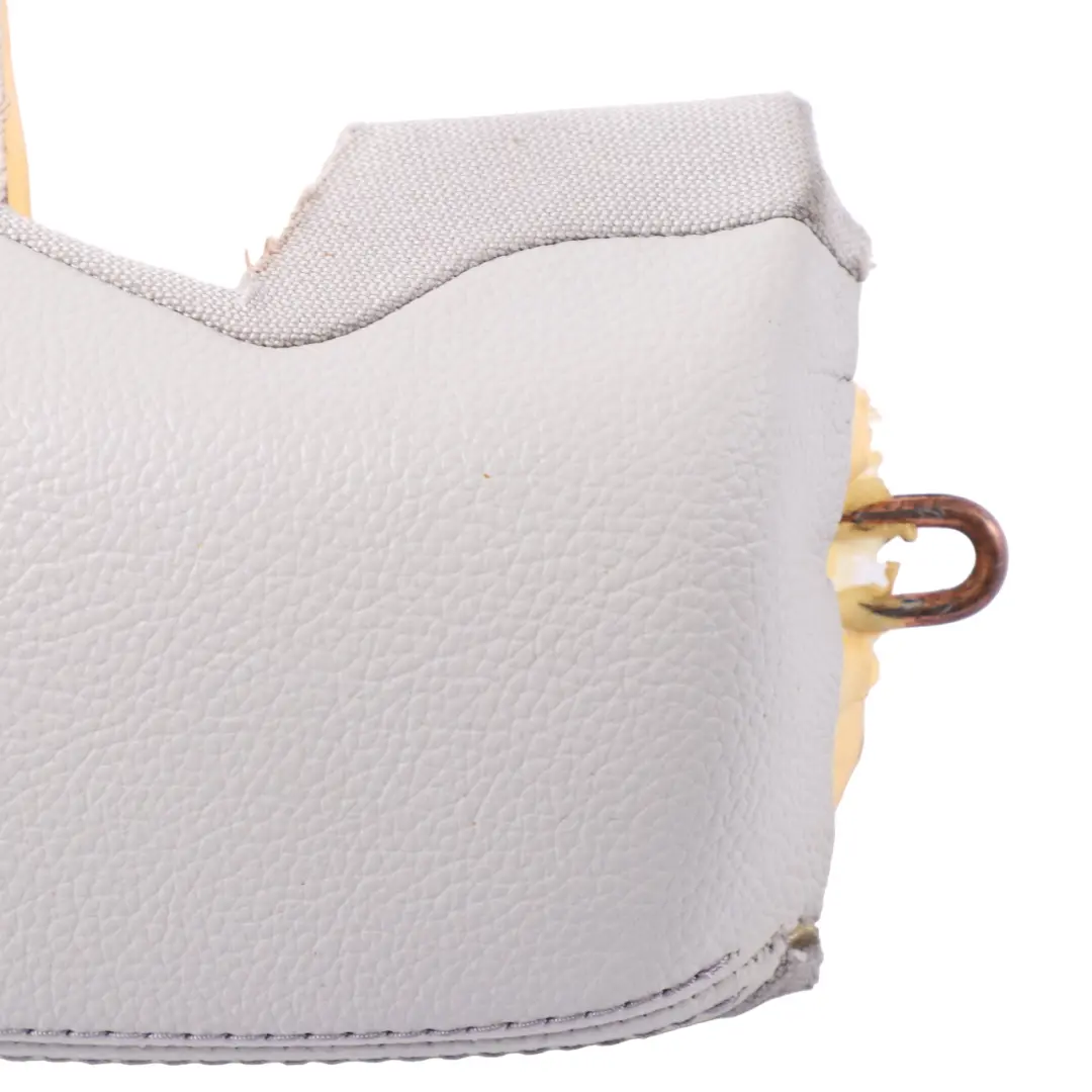 Panneau latéral banquette arrière droite Cover Grey Leather pour Mercedes C205 à propos du numéro de pièce A2059201208 Mercedes C205 Panneau latéral banquette arrière droite Cover Grey Leather - SKU A2059201208-1 - Numéro de pièce A2059201208