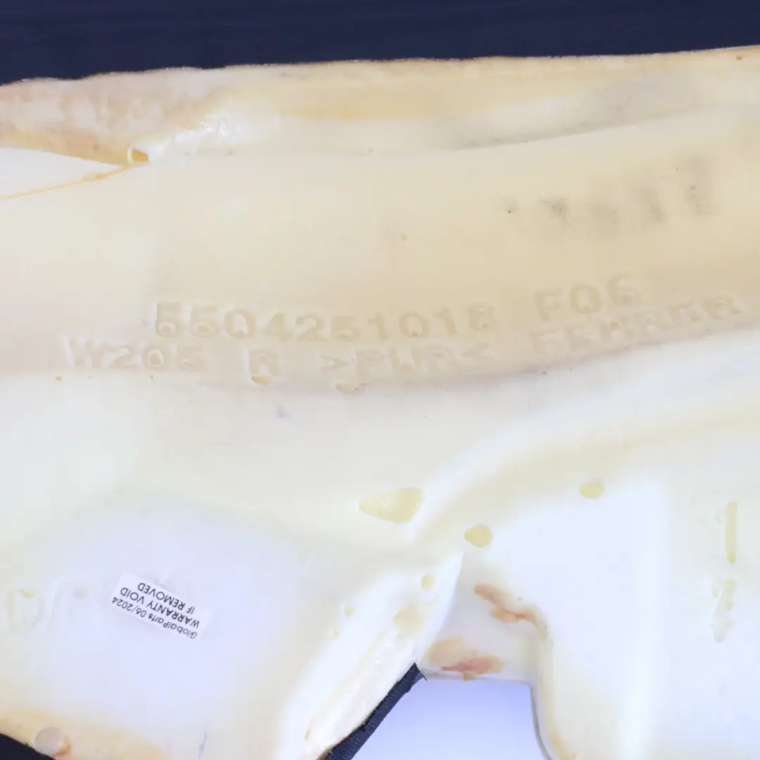 Sitzlehne Hinten Außen Rechts Bezug Kunstleder Stoff für Mercedes W205 mit Teilenummer A2059202200 Mercedes W205 Sitzlehne Hinten Außen Rechts Bezug Kunstleder Stoff - SKU A2059202200-1 - Teilenummer A2059202200