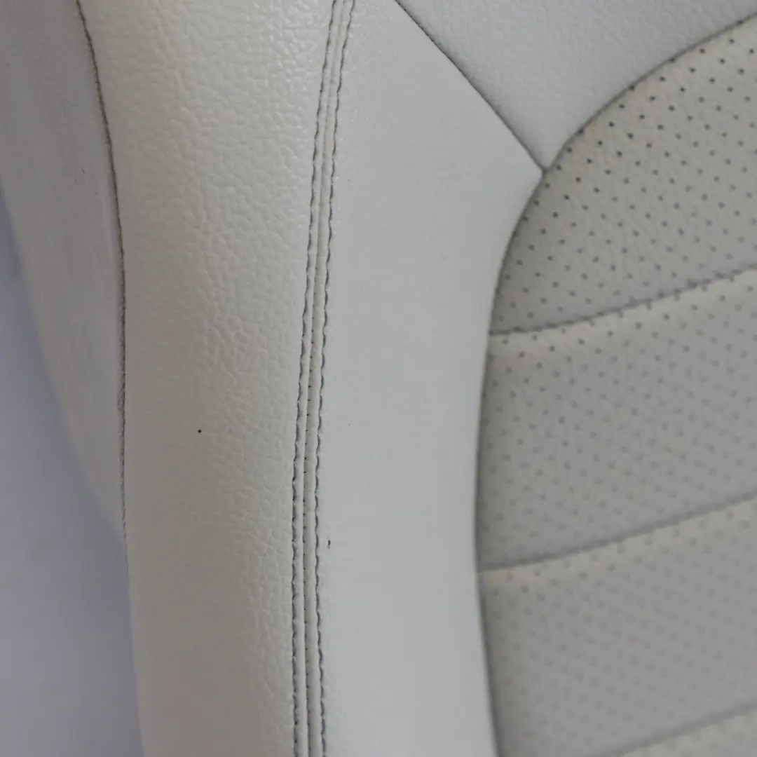 Schienale posteriore destro Pannello copertura finta Grigio per Mercedes C205 con numero di parte A2059202608 Mercedes C205 Schienale posteriore destro Pannello copertura finta Grigio - SKU A2059202608-2 - Numero di parte A2059202608