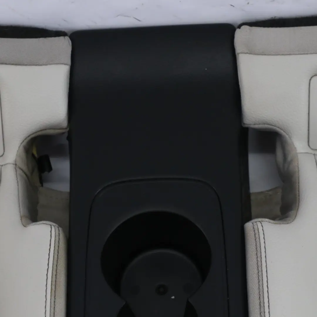 Sedile posteriore Panca Rivestimento Rivestimento Grigio Finta per Mercedes C205 con numero di parte A2059206901 Mercedes C205 Sedile posteriore Panca Rivestimento Rivestimento Grigio Finta - SKU A2059206901-2 - Numero di parte A2059206901