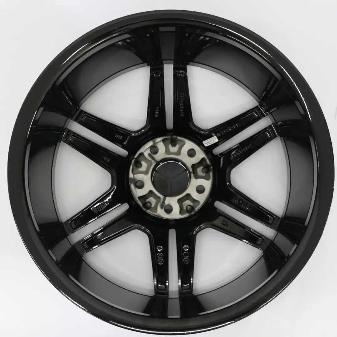 Jante avant en alliage noir 18" 8J ET:45 pour Mercedes C207 A207 AMG à propos du numéro de pièce A2074011302 Mercedes C207 A207 AMG Jante avant en alliage noir 18" 8J ET:45 - SKU A2074011302-4 - Numéro de pièce A2074011302