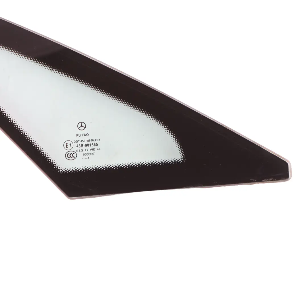 Finestrino Laterale Posteriore Sinistro Triangolo Vetro AS2 per Mercedes C207 con numero di parte A2076700339 Mercedes C207 Finestrino Laterale Posteriore Sinistro Triangolo Vetro AS2 - SKU A2076700339-2 - Numero di parte A2076700339