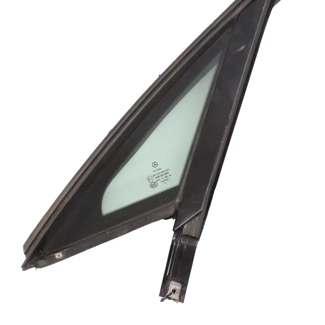 Ventana Lateral Trasera Derecha Cristal Triángulo AS2 para Mercedes C207 con número de pieza A2076700439 Mercedes C207 Ventana Lateral Trasera Derecha Cristal Triángulo AS2 - SKU A2076700439-2 - Número de pieza A2076700439