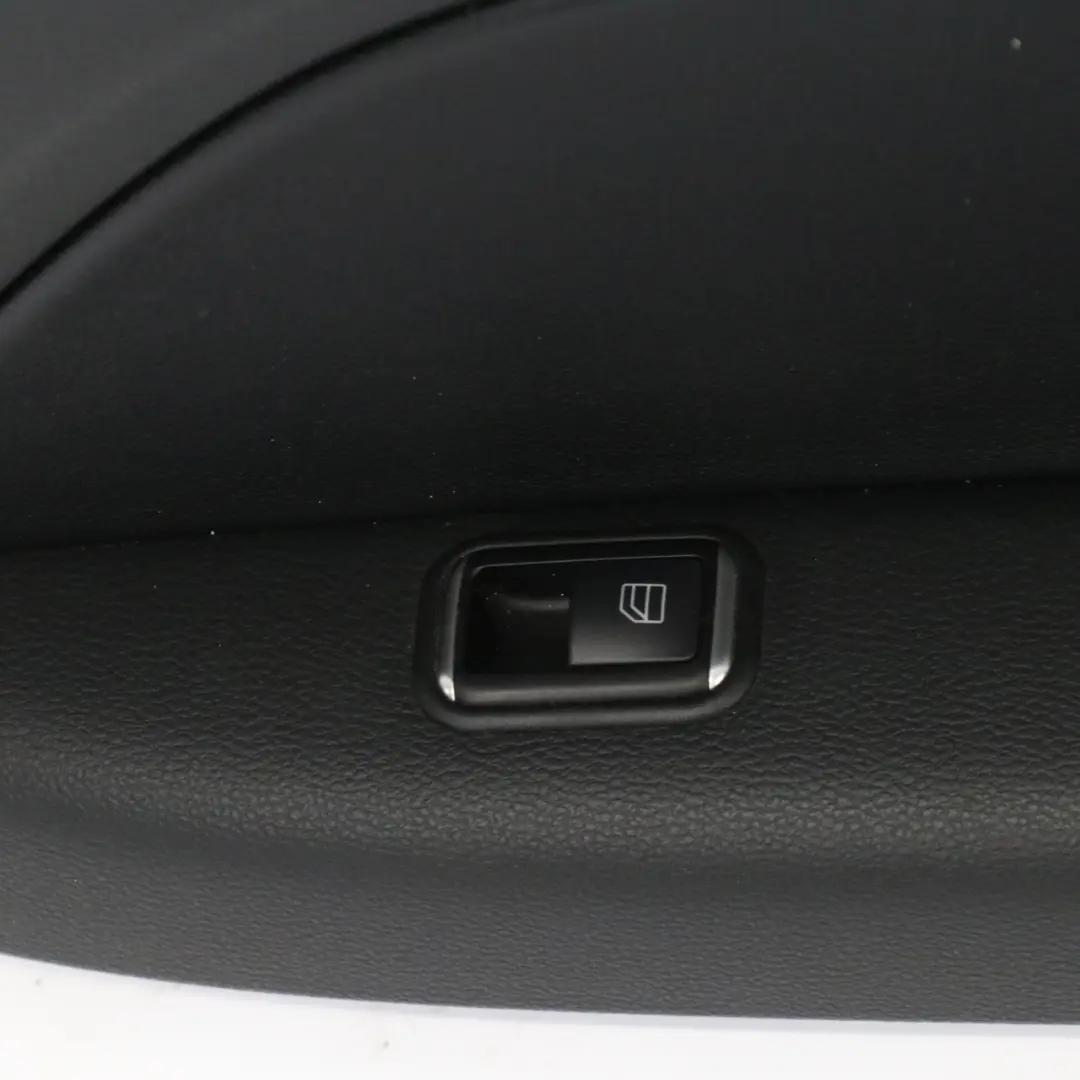  Panneau latéral Mercedes C207 Coupé Arrière Droit Couvercle latéral Noir - SKU A2076906025-1 - Numéro de pièce A2076906025