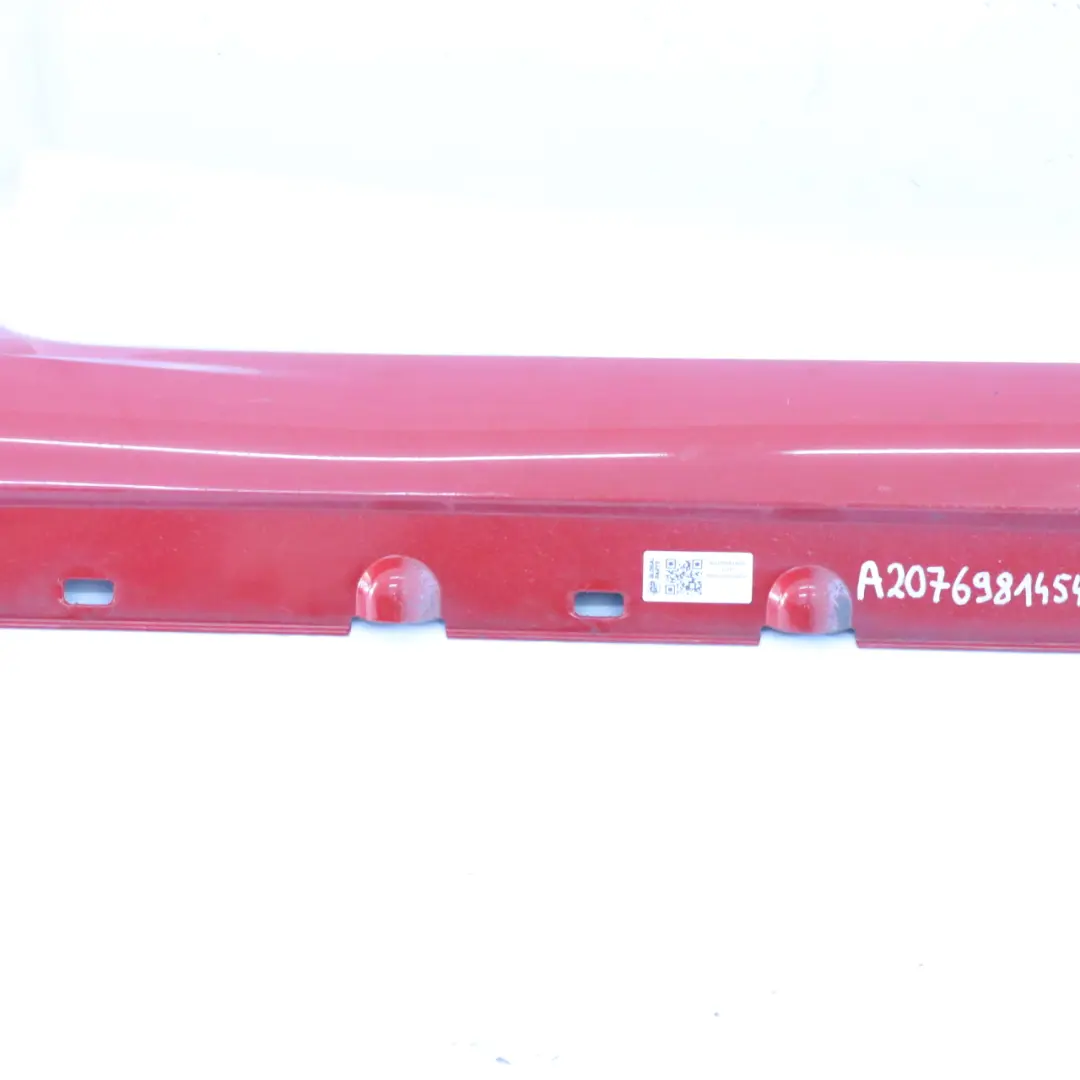 W207 AMG Cache seuil de porte droit Feueropal Fire Opal - 590 pour Mercedes à propos du numéro de pièce A2076981454 Mercedes W207 AMG Cache seuil de porte droit Feueropal Fire Opal - 590 - SKU A2076981454-FUP - Numéro de pièce A2076981454