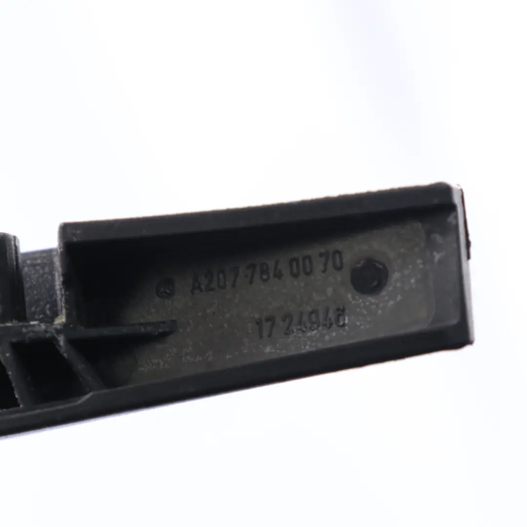 Mercedes C204 Coupe Déflecteur de vent Toit ouvrant panoramique Cadre de guidage - SKU A2077840070-1 - Numéro de pièce A2077840070