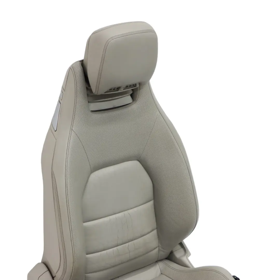 Fotel Prawy Przód Grzany Skóra Szara do Mercedes C204 C207 A207 o numerze A2079101005 Mercedes C204 C207 A207 Fotel Prawy Przód Grzany Skóra Szara - SKU A2079101005-6 - Numer Części A2079101005