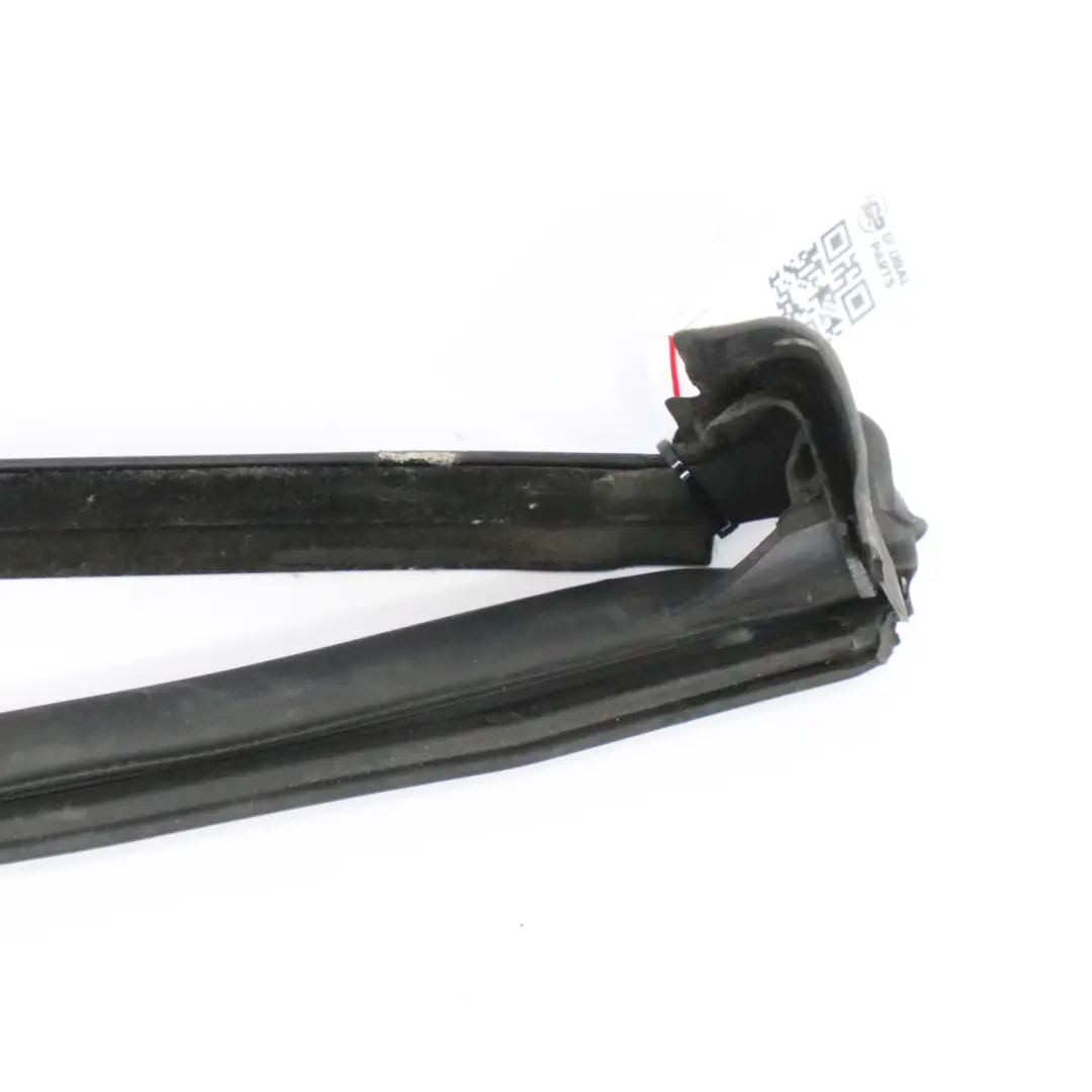 Tylna Prawa O/S Listwa Okienna Uszczelka do Mercedes C209 o numerze A2096700238 Mercedes C209 Tylna Prawa O/S Listwa Okienna Uszczelka - SKU A2096700238 - Numer Części A2096700238