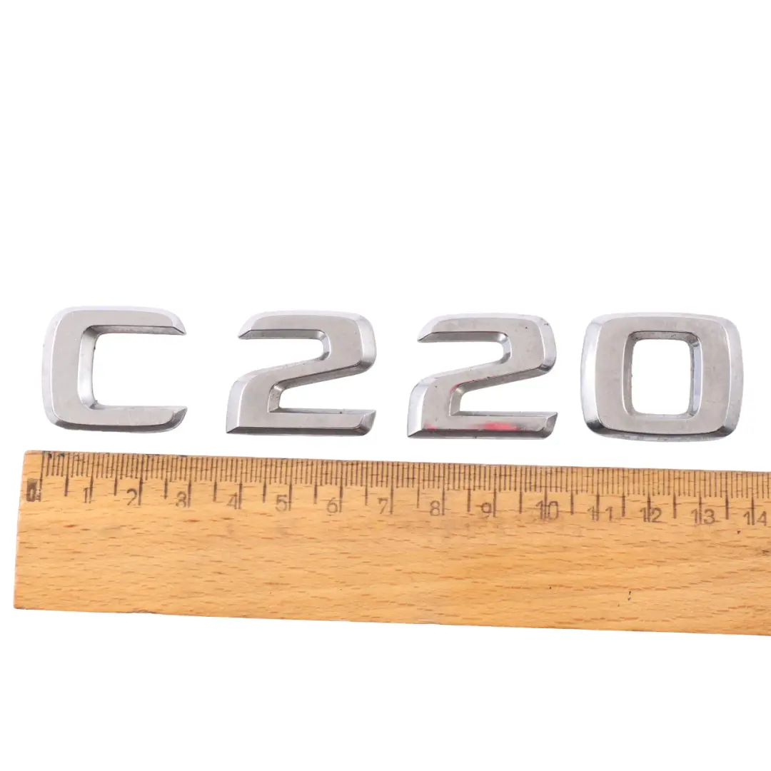 Napis Oznaczenie Tylnej Klapy Bagażnika C220 do Mercedes W204 C209 o numerze A2098170915 Mercedes W204 C209 Napis Oznaczenie Tylnej Klapy Bagażnika C220 - SKU A2098170915-2 - Numer Części A2098170915