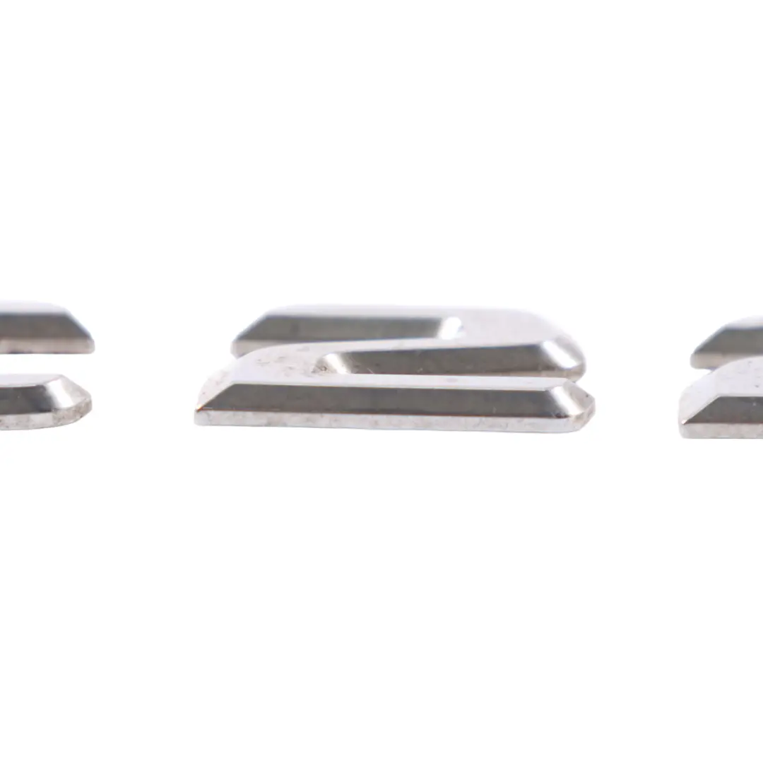 Mercedes W204 C209 Badge adhésif du couvercle de coffre arrière et du hayon - SKU A2098170915-2 - Numéro de pièce A2098170915