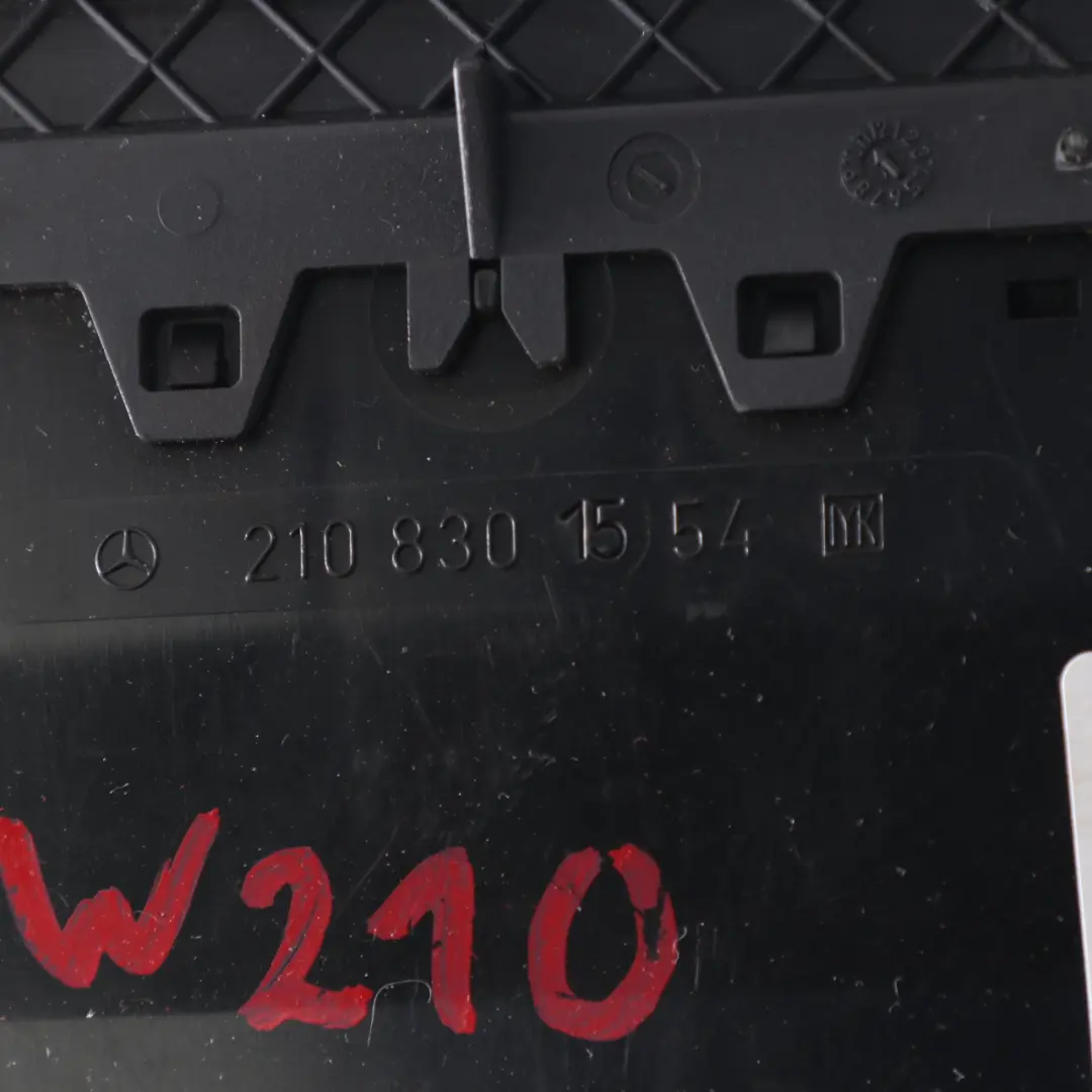 Armaturenbrett Konsole Mitte Lüftungsdüse Grill für Mercedes W210 mit Teilenummer A2108301554 Mercedes W210 Armaturenbrett Konsole Mitte Lüftungsdüse Grill - SKU A2108301554-1 - Teilenummer A2108301554