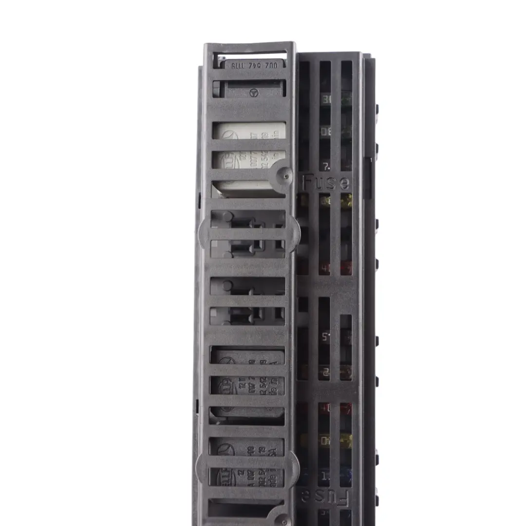 Mercedes C219 Caja De Fusibles Trasera Relé Unidad De Control Módulo - SKU A2115456701 - Número de pieza A2115456701