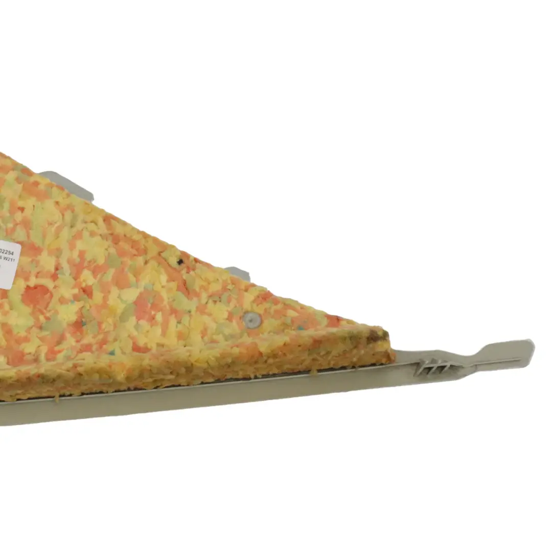 Coprire C-Pillar Posteriore Destro Pannello Grigio per Mercedes W211 con numero di parte A2116902254 Mercedes W211 Coprire C-Pillar Posteriore Destro Pannello Grigio - SKU A2116902254 - Numero di parte A2116902254