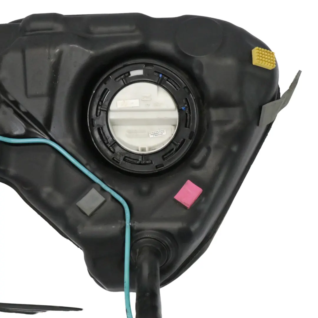 Mercedes W212 Réservoir carburant diesel OM651 M642 Tube remplissage - SKU A2124708901-1 - Numéro de pièce A2124708901