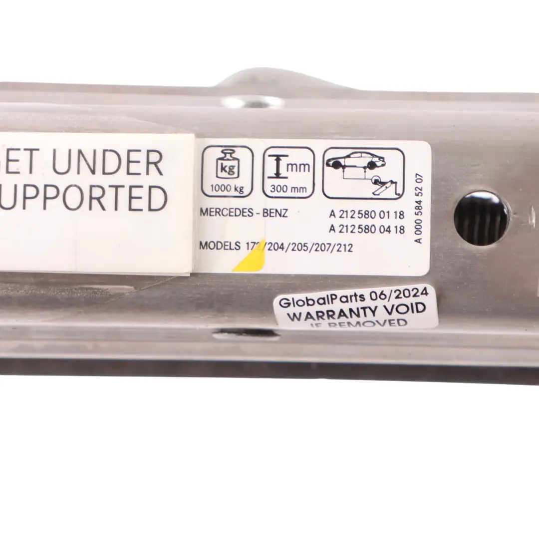 Mercedes W204 Cale de roue pliante - SKU A2125800118 - Numéro de pièce A2125800118