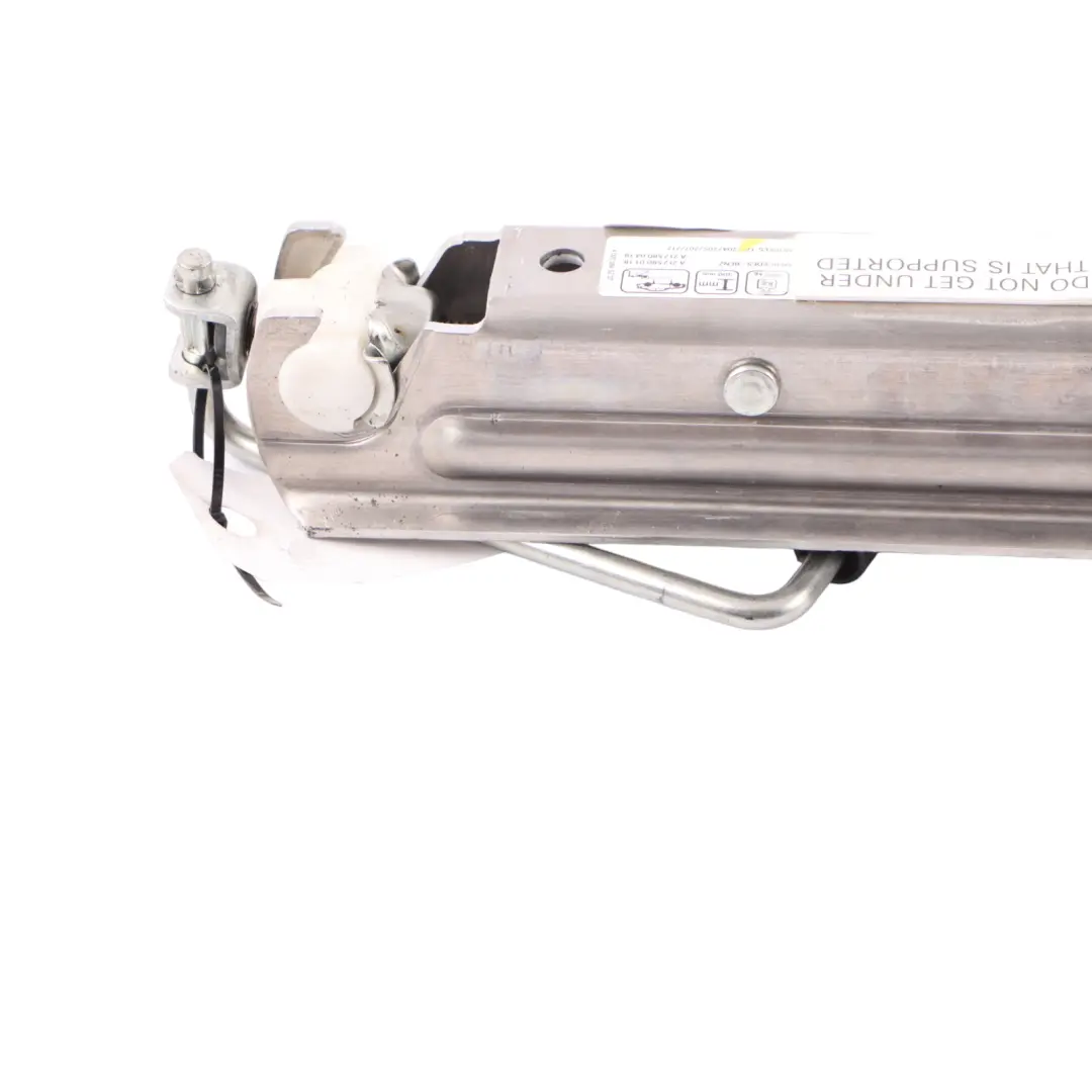 Klappbarer Radkeilstopper für Mercedes W204 mit Teilenummer A2125800118 Mercedes W204 Klappbarer Radkeilstopper - SKU A2125800118 - Teilenummer A2125800118