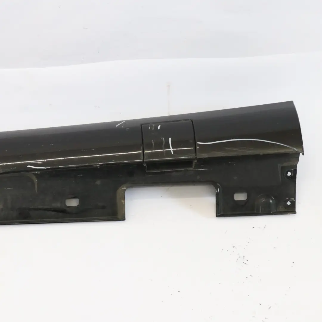 jupe latérale seuil de porte AMG droite noir obsidien - 775 pour Mercedes W212 à propos du numéro de pièce A2126981554 Mercedes W212 jupe latérale seuil de porte AMG droite noir obsidien - 775 - SKU A2126981554-OB1 - Numéro de pièce A2126981554