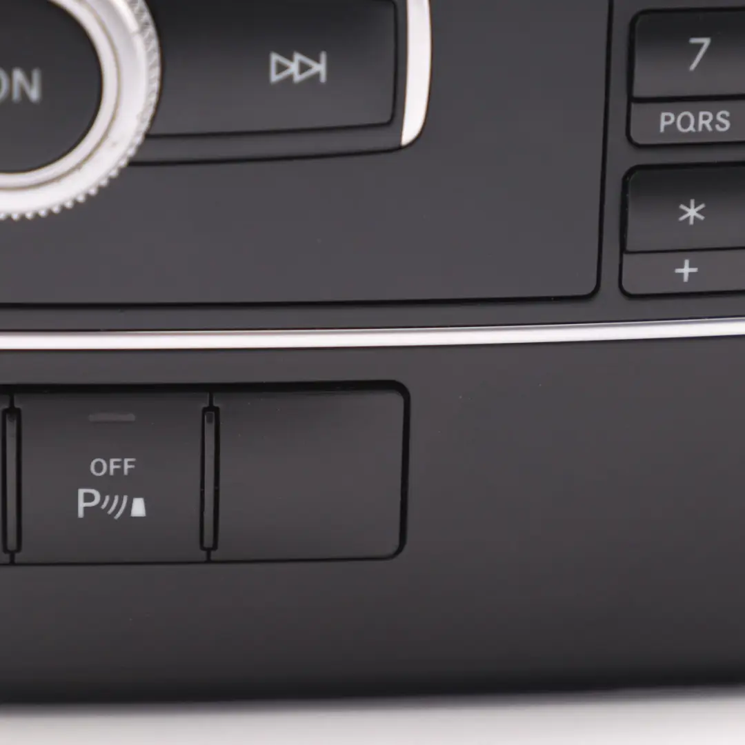 Radio Radioodtwarzacz do Mercedes C207 o numerze A2129004008 Mercedes C207 Radio Radioodtwarzacz - SKU A2129004008 - Numer Części A2129004008