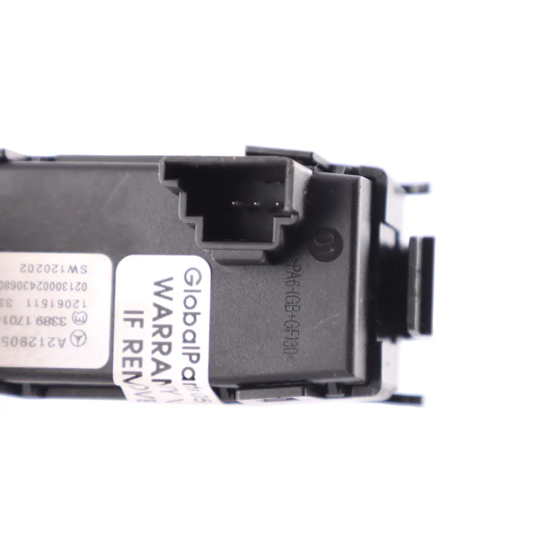 Interruttore Controllo Regolatore Poggiatesta Sinistro per Mercedes A207 con numero di parte A2129055801 Mercedes A207 Interruttore Controllo Regolatore Poggiatesta Sinistro - SKU A2129055801 - Numero di parte A2129055801