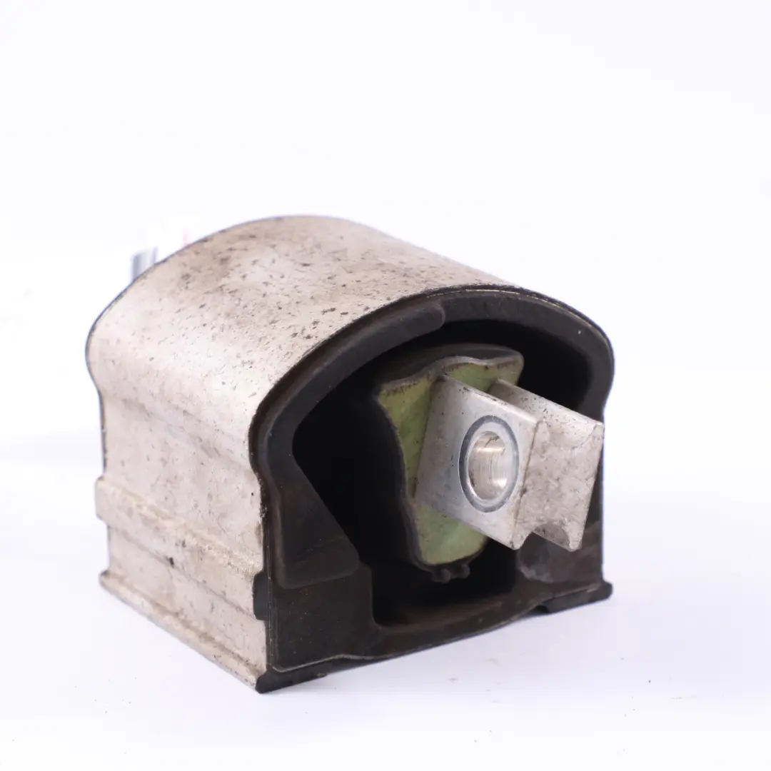 Getriebe Halterung Lager für Mercedes W205 mit Teilenummer A2132406100 Mercedes W205 Getriebe Halterung Lager - SKU A2132406100 - Teilenummer A2132406100