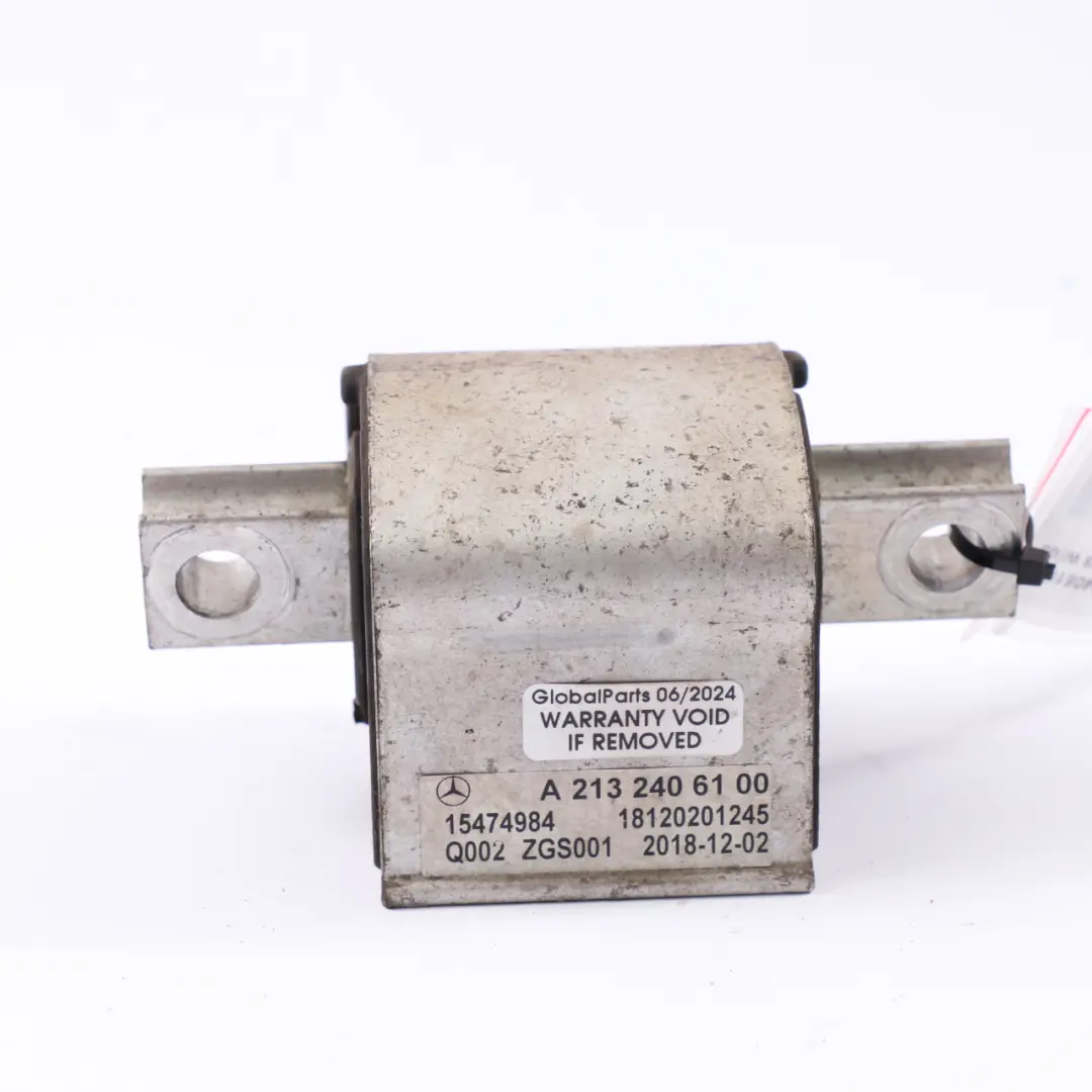 Mercedes W205 Supporto cambio Supporto della trasmissione Cuscinetto - SKU A2132406100 - Numero di parte A2132406100