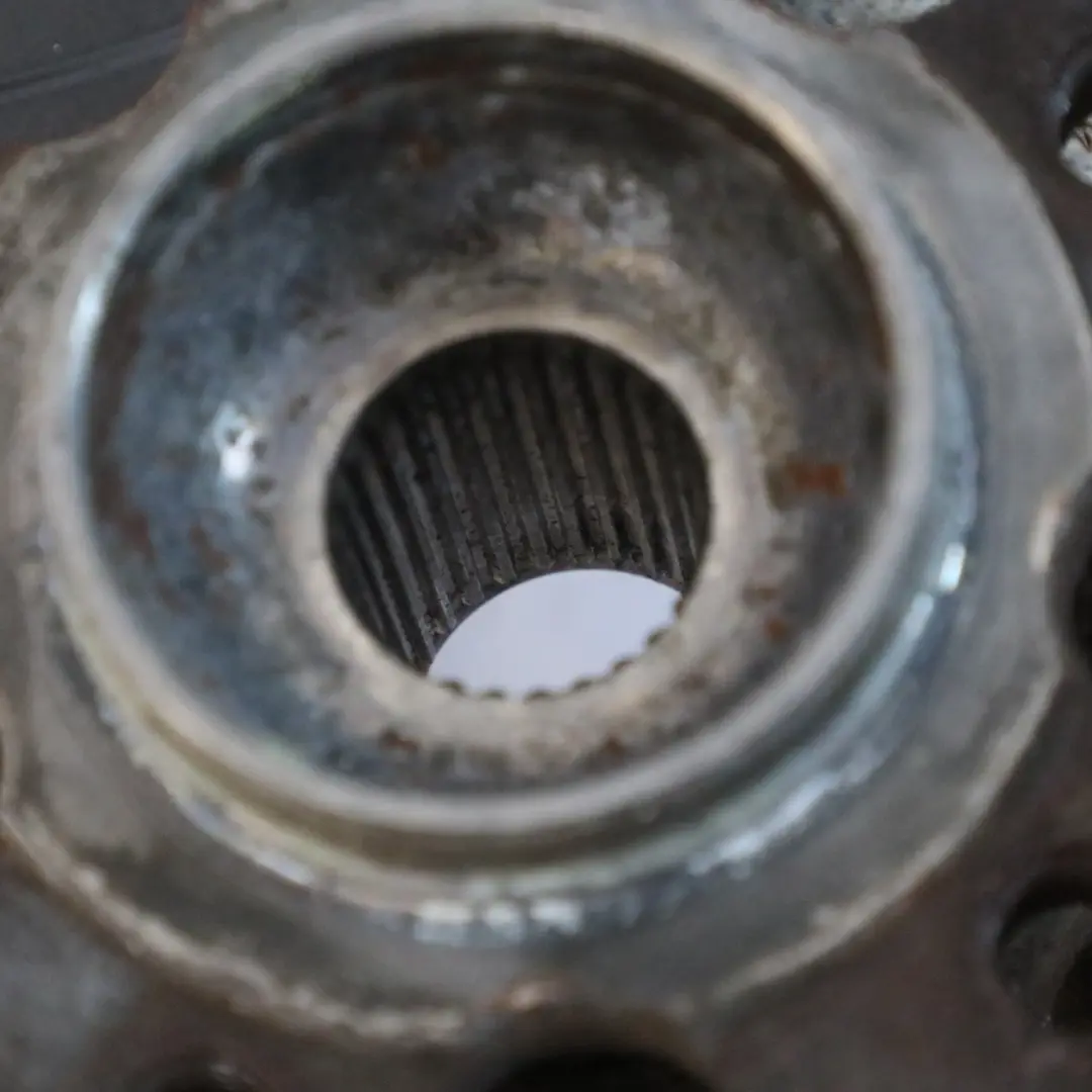 Mercedes W213 Zwrotnica Piasta Uchwyt Koła Lewy Tył - SKU A2133503105-4 - Numer Części A2133503105