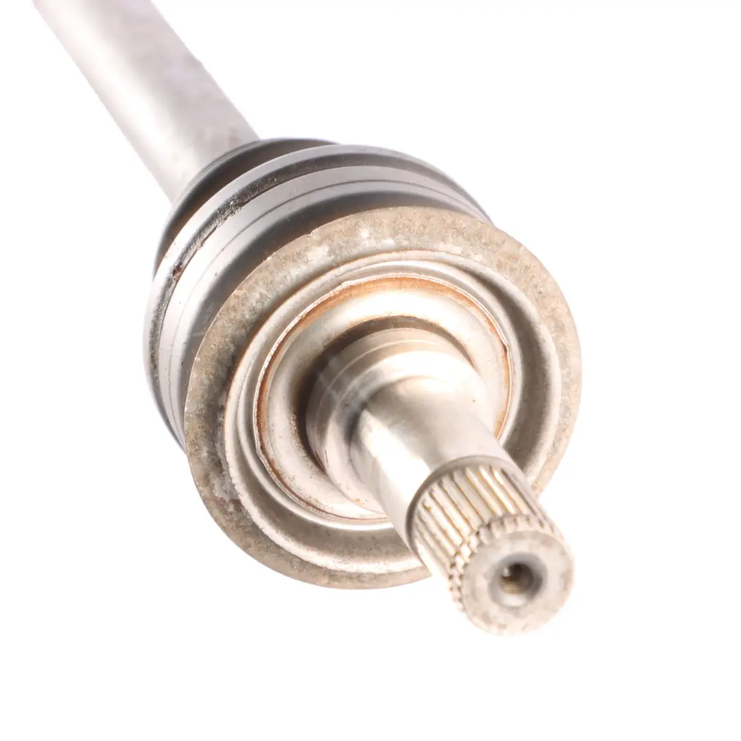 Albero Trasmissione Posteriore Sinistro Destro OM654 per Mercedes W213 con numero di parte A2133504600 Mercedes W213 Albero Trasmissione Posteriore Sinistro Destro OM654 - SKU A2133504600 - Numero di parte A2133504600