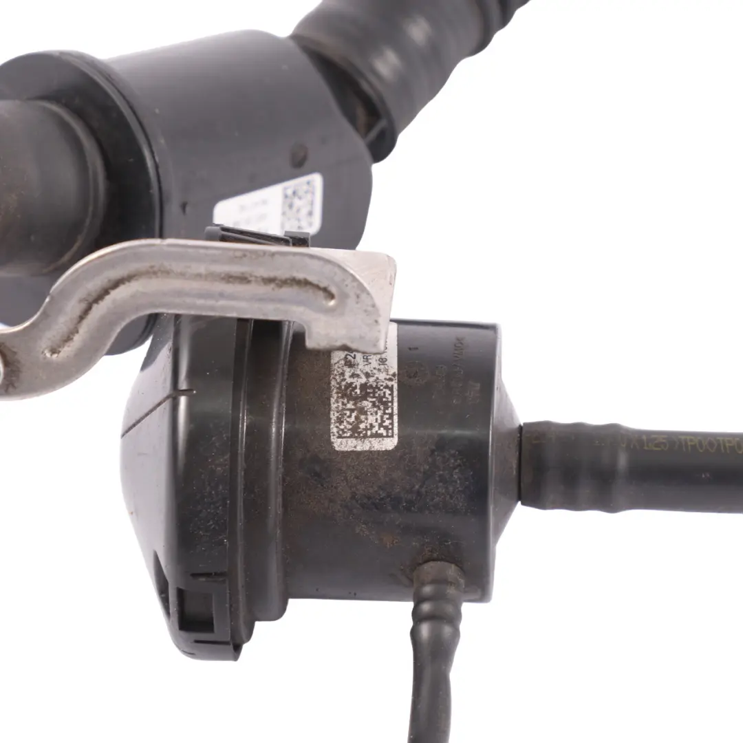 Mercedes W213 Diesel Col remplissage Tube en plastique Tuyau - SKU A2134705201 - Numéro de pièce A2134705201