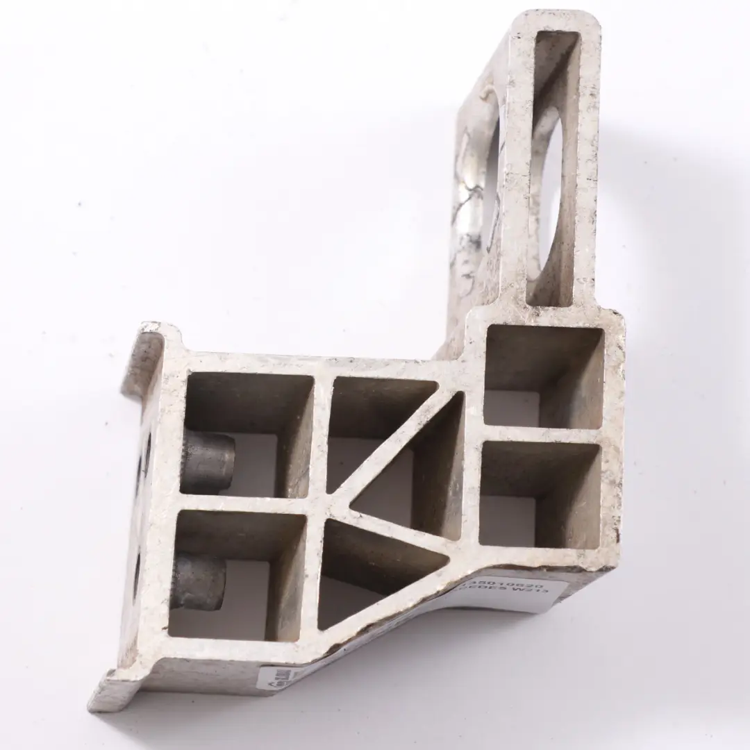 Support de Radiateur Mercedes W213 Support Radiateur Gauche Elément pour à propos du numéro de pièce A2135010620 Support de Radiateur Mercedes W213 Support Radiateur Gauche Elément - SKU A2135010620 - Numéro de pièce A2135010620