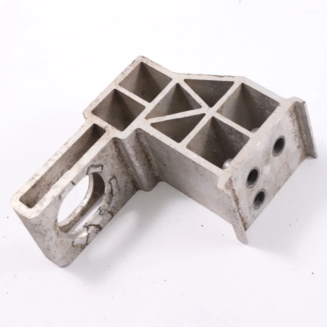 Soporte Radiador Mercedes W213 Soporte Radiador Izquierdo Puntal para con número de pieza A2135010620 Soporte Radiador Mercedes W213 Soporte Radiador Izquierdo Puntal - SKU A2135010620 - Número de pieza A2135010620