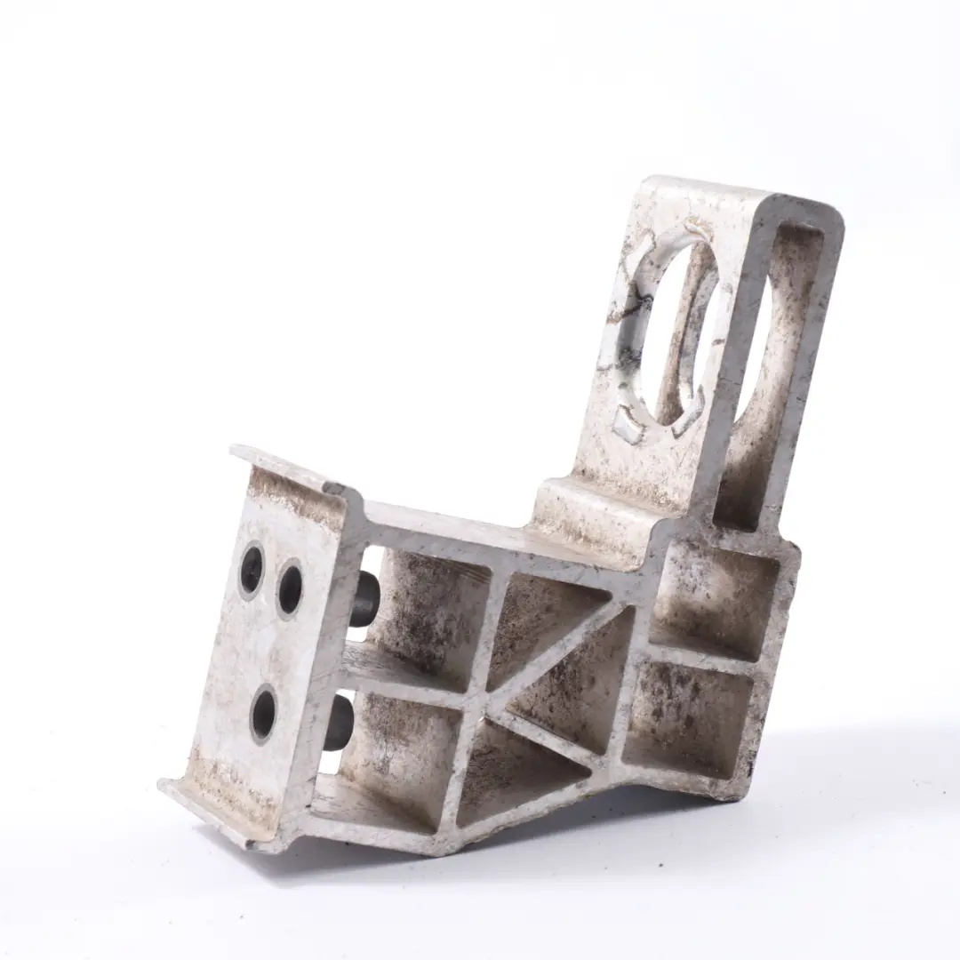 Mercedes W213 Uchwyt Chłodnicy Lewy Wspornik Mocowanie - SKU A2135010620 - Numer Części A2135010620