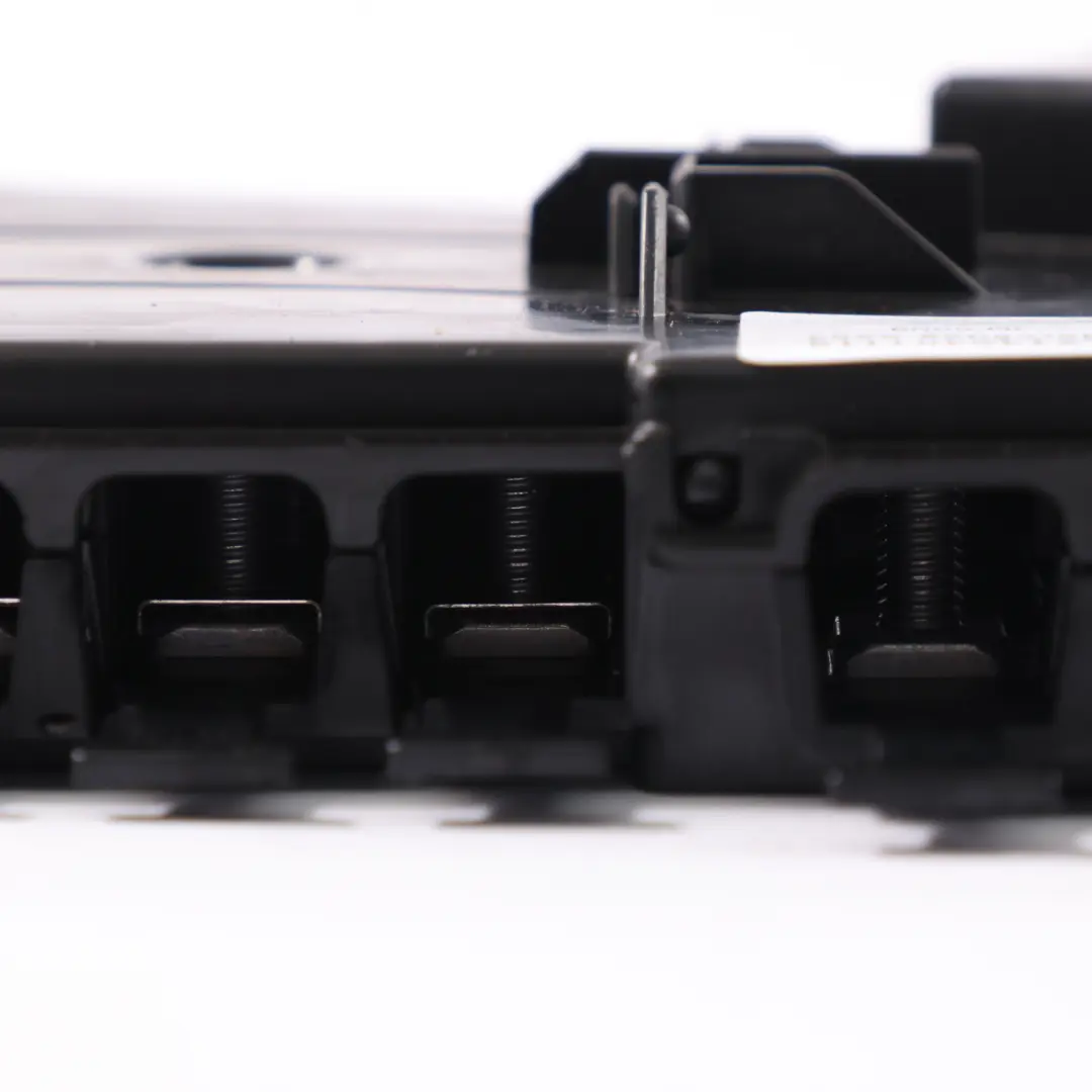 Sicherungskasten Stromverteilungseinheit für Mercedes W205 W213 GLC X253 mit Teilenummer A2135401115 Mercedes W205 W213 GLC X253 Sicherungskasten Stromverteilungseinheit - SKU A2135401115 - Teilenummer A2135401115