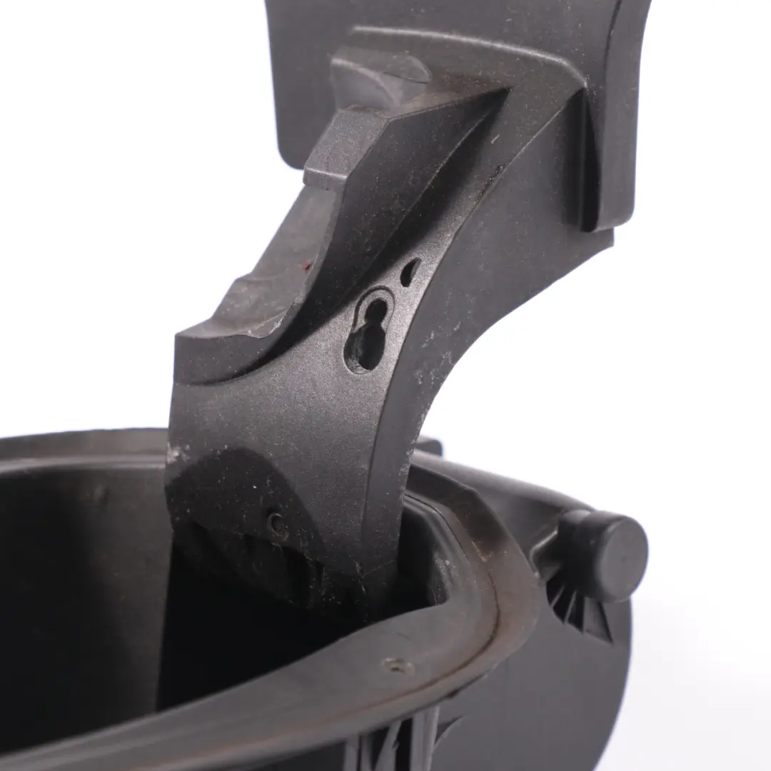 Mercedes W213 Tapón del depósito de combustible Base portadora - SKU A2136302603 - Número de pieza A2136302603