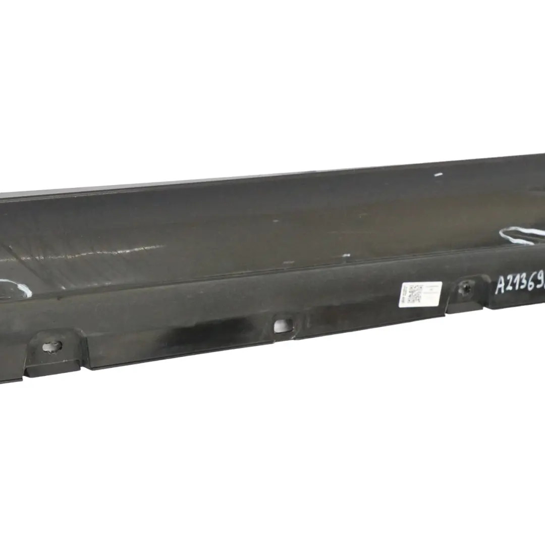 Jupe latérale Cache seuil porte gauche Noir obsidien métallisé 197 pour Mercedes W213 à propos du numéro de pièce A2136980500 Mercedes W213 Jupe latérale Cache seuil porte gauche Noir obsidien métallisé 197 - SKU A2136980500-OB1 - Numéro de pièce A2136980500