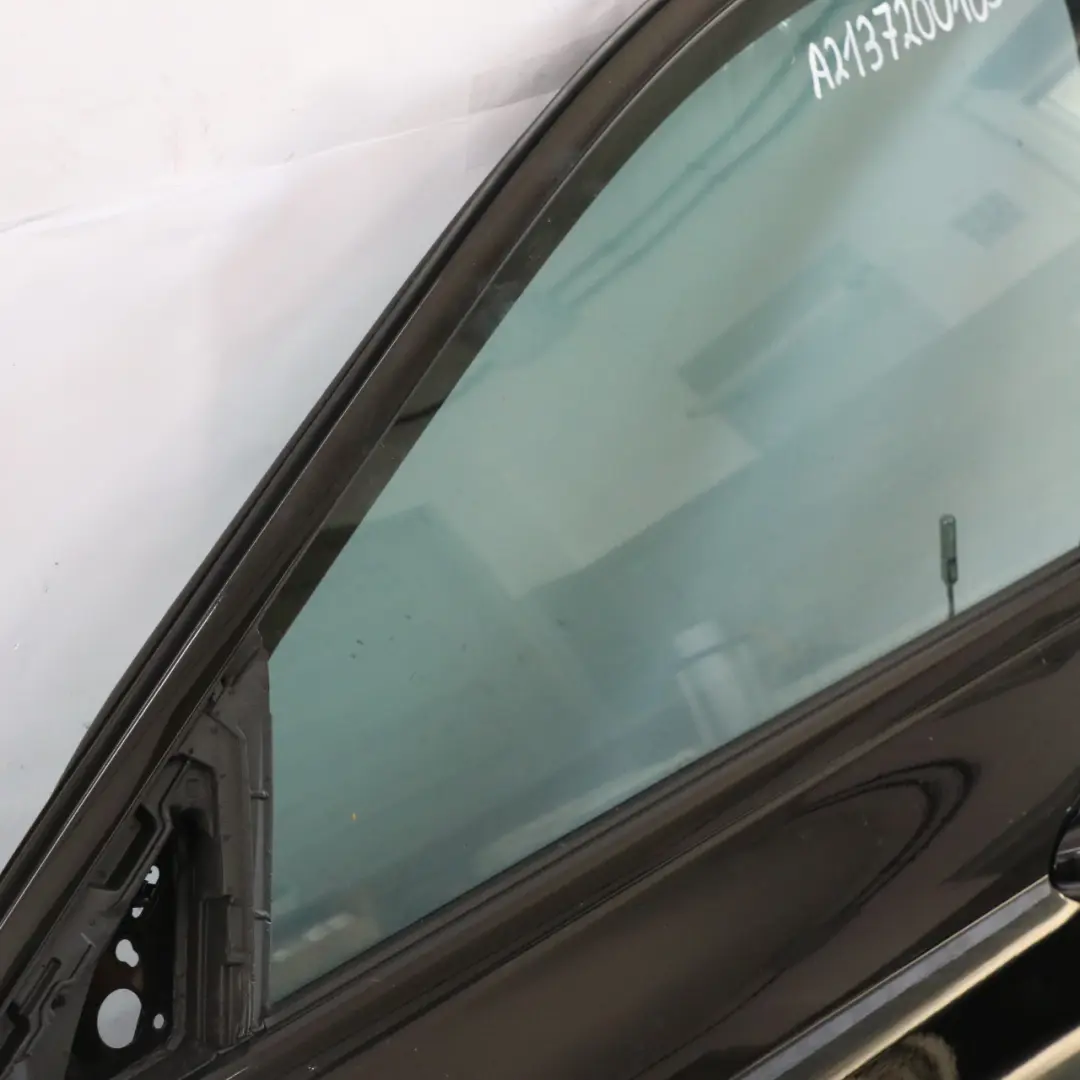 Mercedes W213 Porte Avant Gauche Noir Obsidien Métallisé - 197 - SKU A2137200105-OB1 - Numéro de pièce A2137200105
