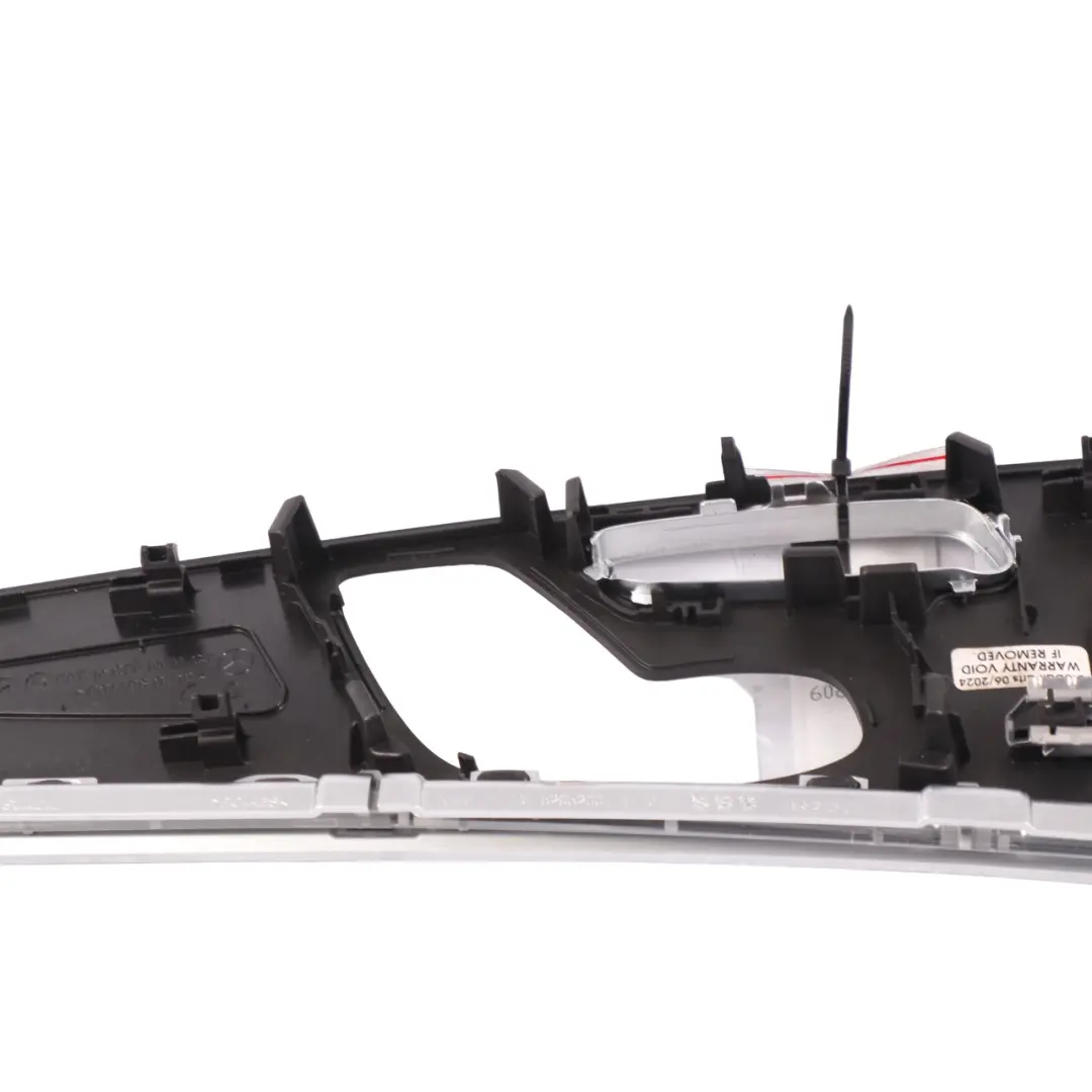 Pannello Porta Anteriore Destro Nero Legno Burmester per Mercedes W213 con numero di parte A2137206803 Mercedes W213 Pannello Porta Anteriore Destro Nero Legno Burmester - SKU A2137206803 - Numero di parte A2137206803